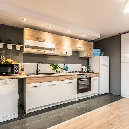 Rent Like - Wlodkowica 33 Апартаменти